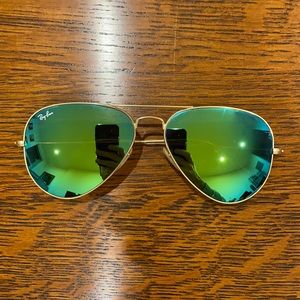 Near Mint Condition Ray Ban Mirror Aviators and Case